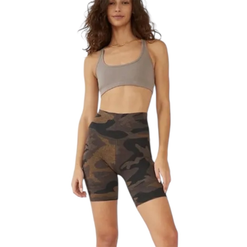 NWT ARITZIA TNA Chill Atmosphere High Rise 7’ Shorts In Canteen Camo XS
